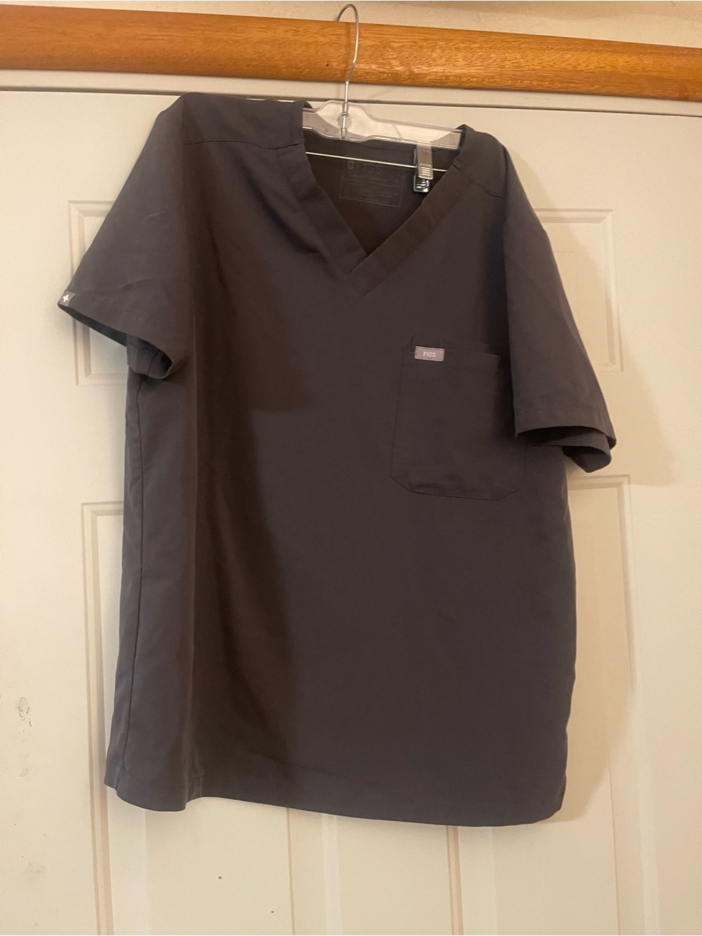 Figs Men’s Dark Grey Scrub Set Leon Scrub Top  PO#3468